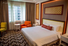 Load image into Gallery viewer, [City Gateaway] Corus Hotel 2D1N Deluxe Room Stay with 2 FREE Perfumes
